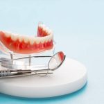 how to prevent bad breath with dentures